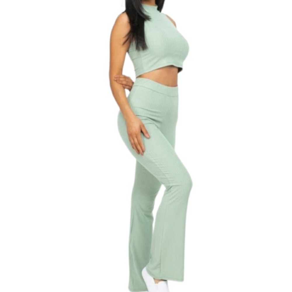82.) Mint Green 2pc Set NWOT